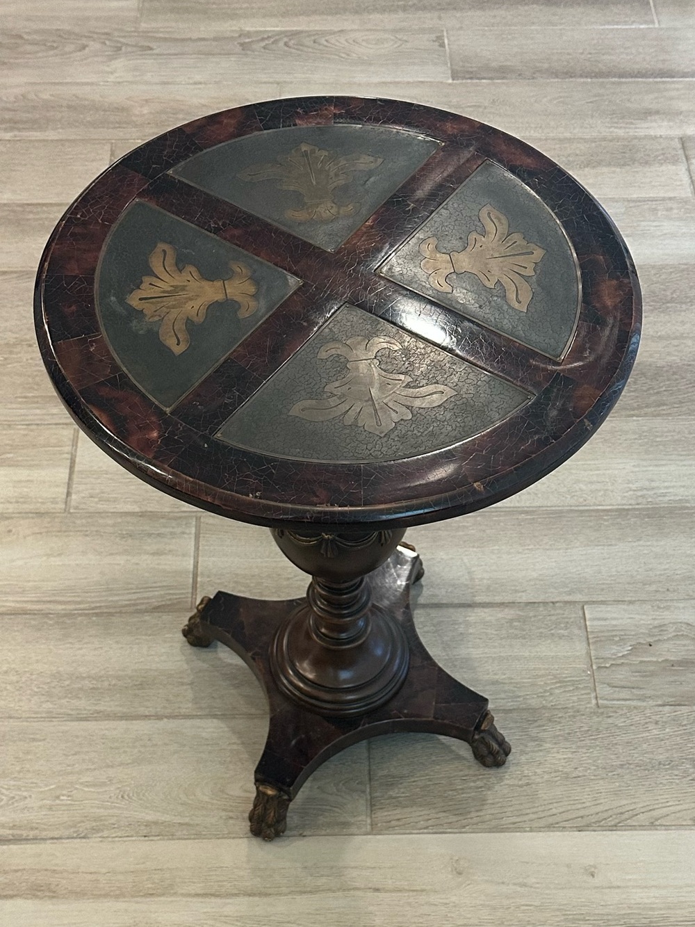VTG Round Pedestal Accent Inlaid Wood Top Table (18” Diameter/ 25” Tall)